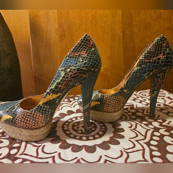 Y2k BCBGenergation Vintage SIZE 5.5 snakeskin print platform heel - Picture 7 of 16